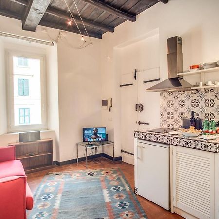 Lovely Flat In The Heart Of Trastevere ローマ エクステリア 写真