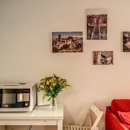 Lovely Flat In The Heart Of Trastevere ローマ エクステリア 写真