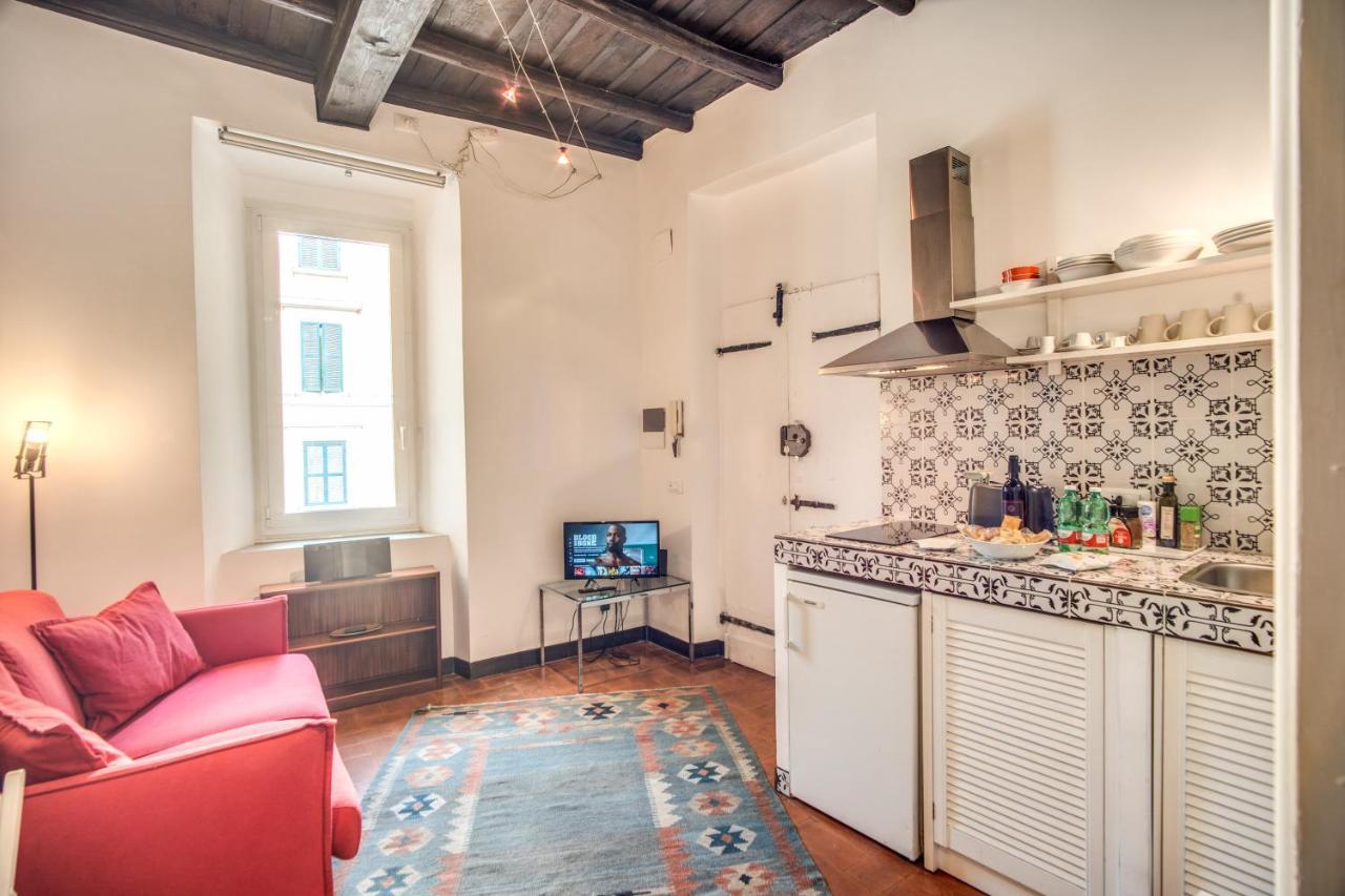 Lovely Flat In The Heart Of Trastevere ローマ エクステリア 写真