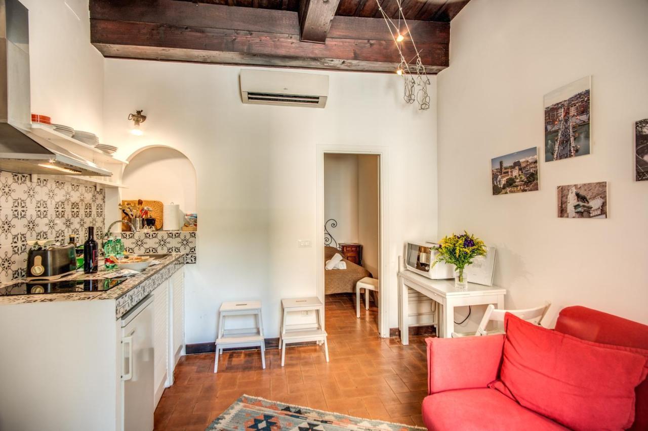 Lovely Flat In The Heart Of Trastevere ローマ エクステリア 写真