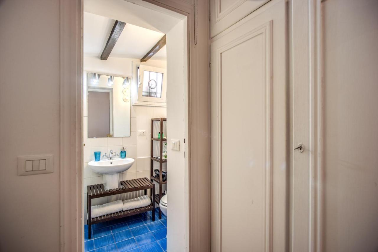 Lovely Flat In The Heart Of Trastevere ローマ エクステリア 写真