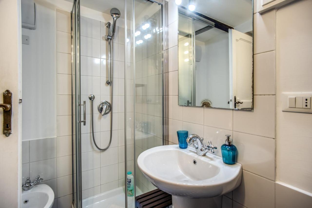 Lovely Flat In The Heart Of Trastevere ローマ エクステリア 写真
