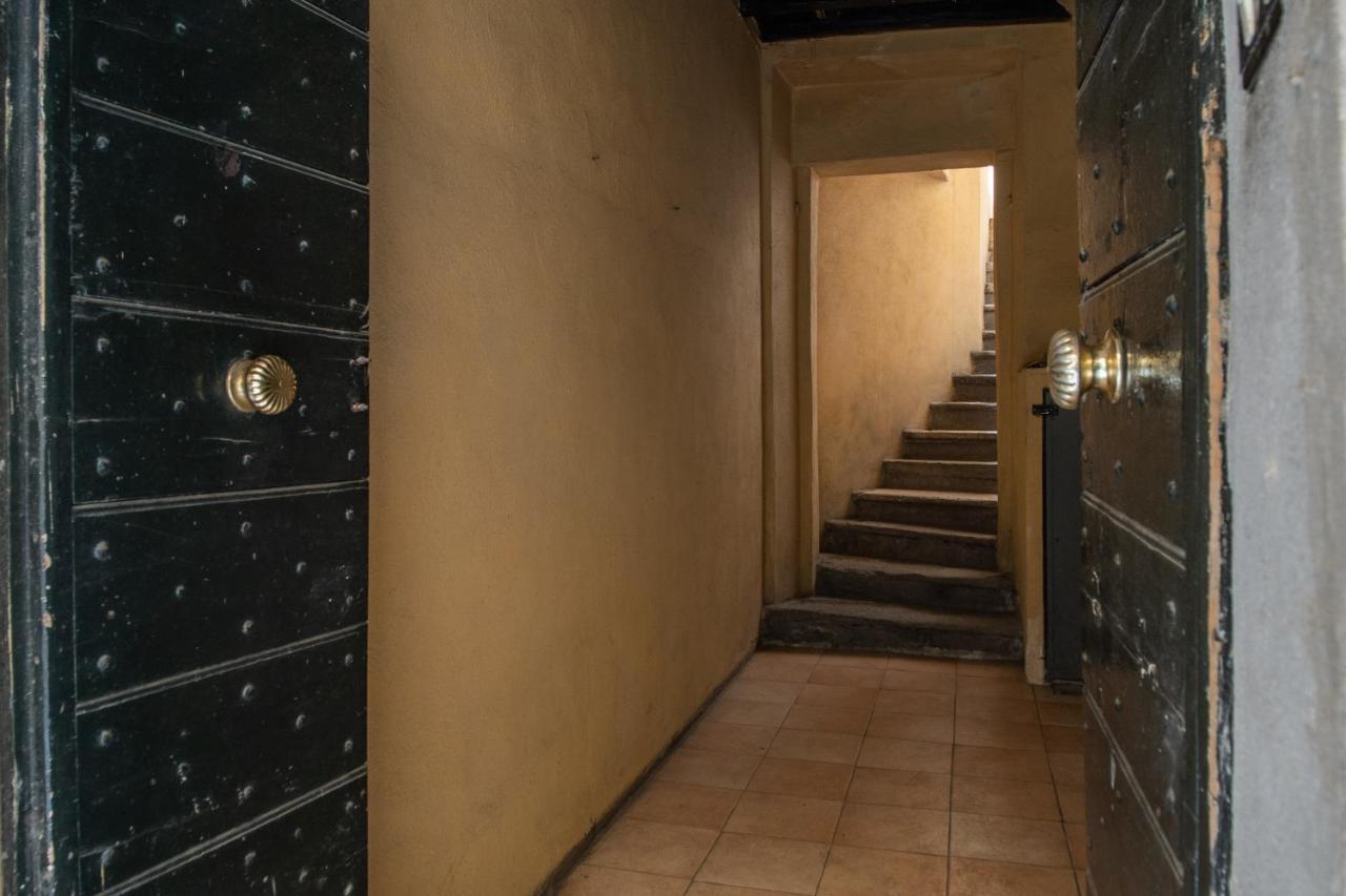 Lovely Flat In The Heart Of Trastevere ローマ エクステリア 写真